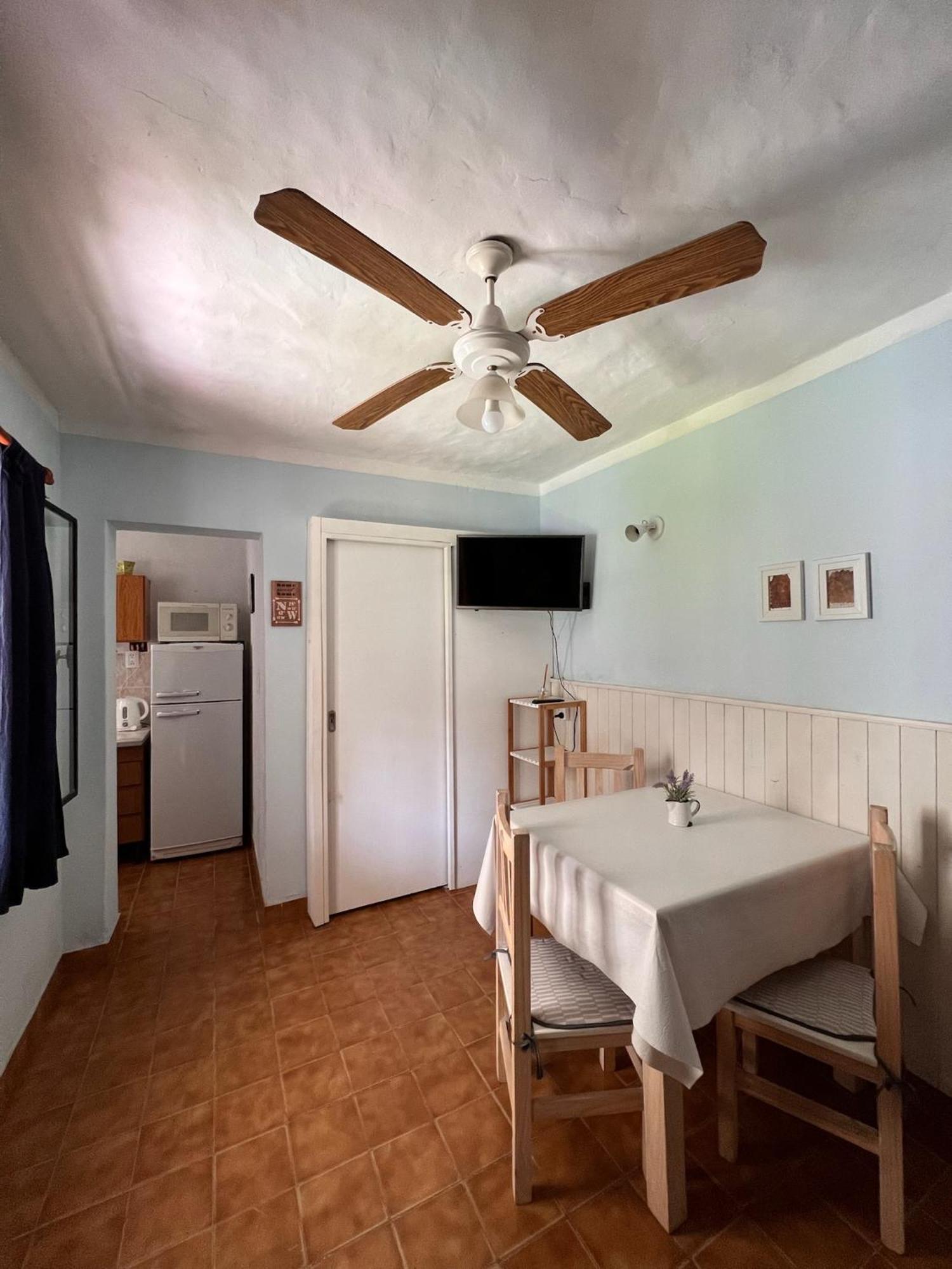 Hosteria Isabel Departamentos Y Habitaciones Con Bano Privado Las Grutas Pokój zdjęcie